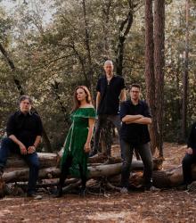 Maxifusion is een female fronted melodieuze rockband uit Breda e.o. De band combineert stevige rock met dromerige melodieën, verhalende teksten over verre werelden, vergeten legendes en mythische tijden. Letters From Eden is een jonge gedreven rockband uit Waddinxveen.